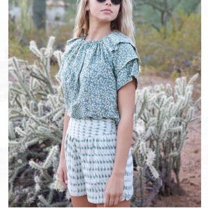 Mirth bay shorts in white/green abstract print